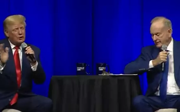 Trump é vaiado após dizer que tomou dose de reforço da vacina contra a Covid (vídeo)