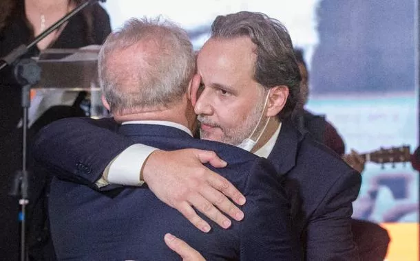 Lula e Marco Aurélio de Carvalho no jantar pela democracia do Prerrogativas, em São Paulo, no último domingo