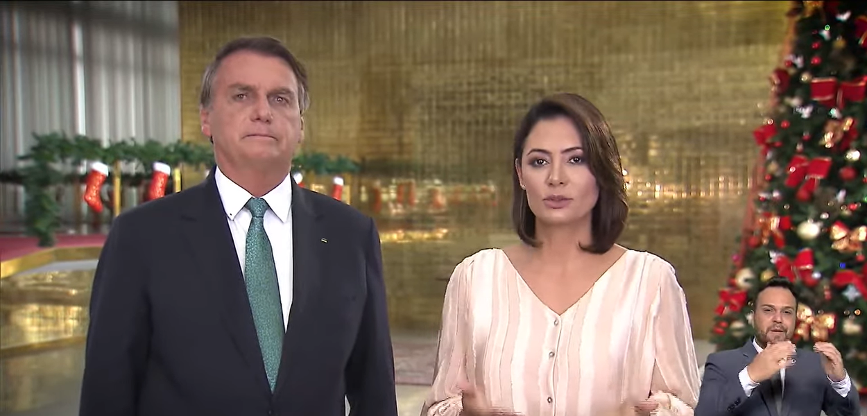 Jair e Michelle Bolsonaro em pronunciamento de Natal (Foto: Reprodução) Jair e Michelle Bolsonaro em pronunciamento de Natal