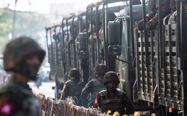Chefe da junta de Mianmar diz que militares mantêm poder "temporariamente"