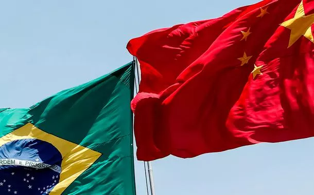 Brasil e China; bandeiras