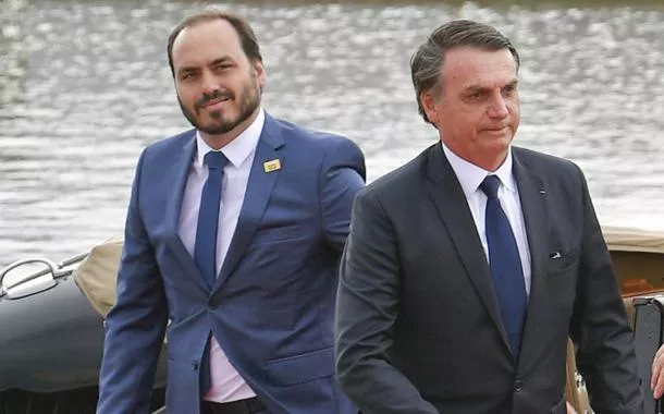 Internautas cobram a prisão de Carlos e de Jair Bolsonaro