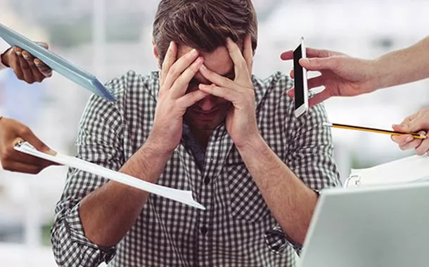 6 x 1 transformou o país numa máquina de exaustão que precisa ser desligada