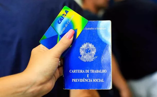 Quase 100 mil trabalhadores ainda podem sacar o Abono Salarial de 2023 até 29/12