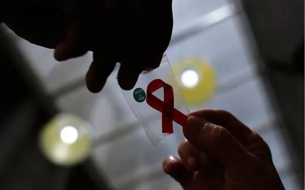 Casos de sífilis e de HIV/aids aumentam entre homens jovens