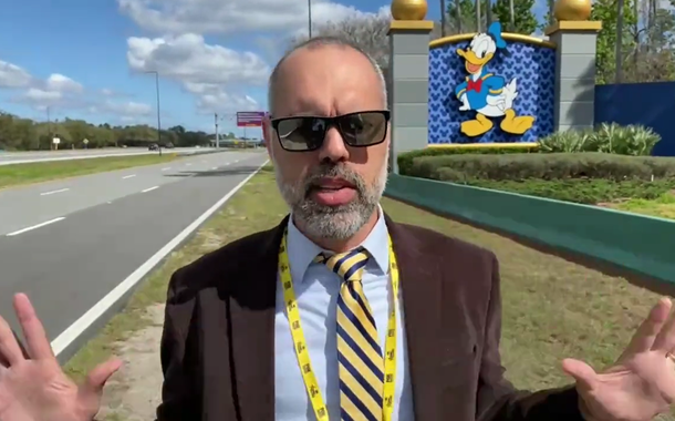 Allan dos Santos desafia ordem de Moraes e se vangloria de proteção nos EUA: 'Pede pro Mickey'