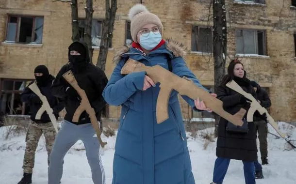 Batalhão Azov, milícia nazifascista ucraniana, ignorada pela mídia