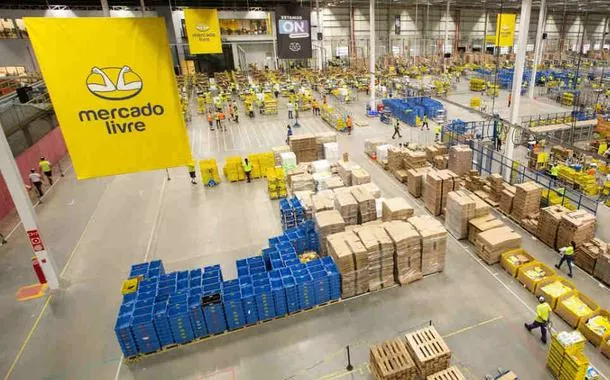 Mercado Livre implementa 125 robôs que separam até 105 mil produtos por dia