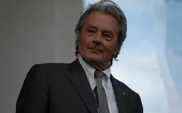 Após anunciar suicídio assistido, Alain Delon posta mensagem de despedida