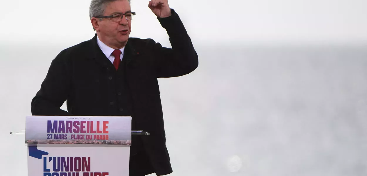 Mélenchon denuncia roubo eleitoral na França por Macron e convoca protestos