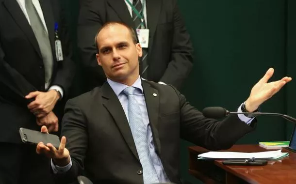 Aliados classificam como "erro" articulação de Eduardo Bolsonaro visando a Presidência em 2026