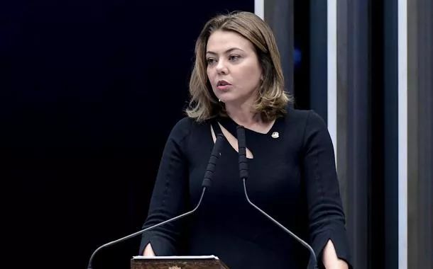 Governo Ibaneis colocou BRB em risco de forma consciente, diz Leila Barros