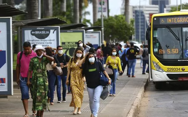 PT lança cartilha para estimular defesa do passe livre no transporte público