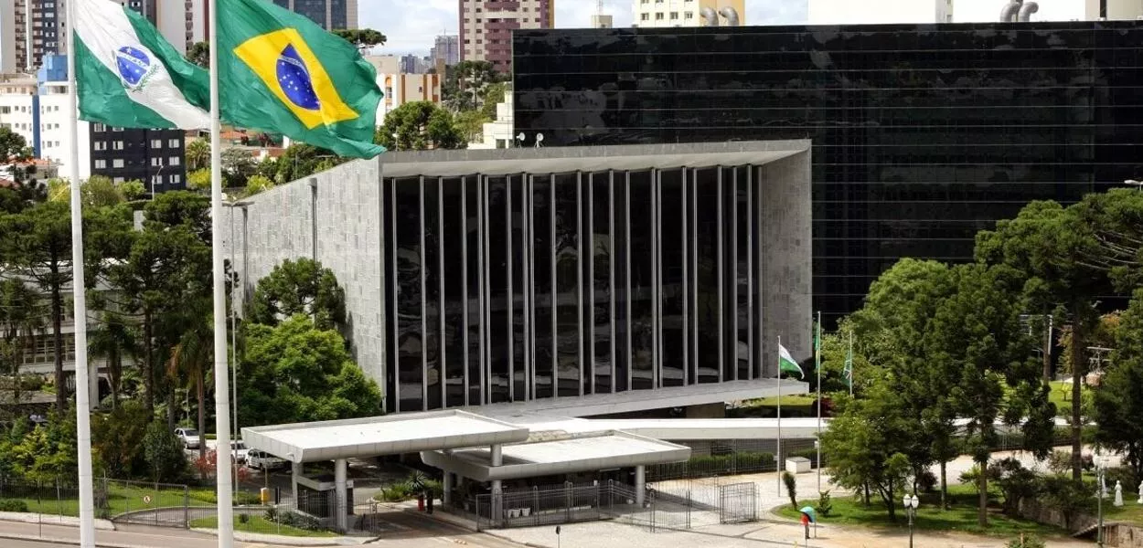 Nem tudo que reluz é ouro: a censura vem aí