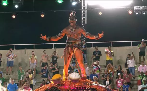 Exu na avenida: peito aberto para redenção social