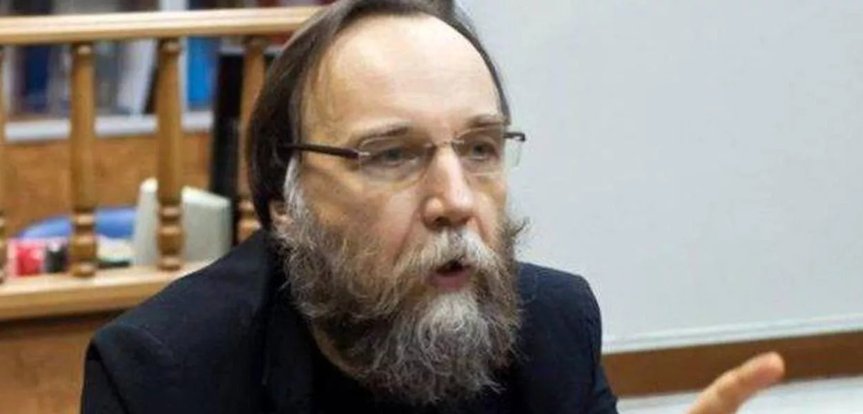 Dugin diz que Trump cometeu “estupro geoeconômico” contra União Europeia