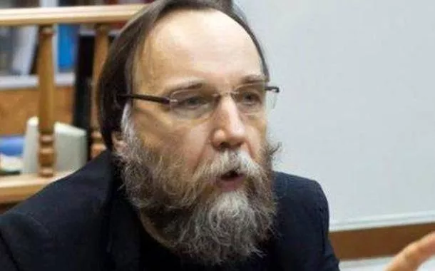 Dugin diz que Trump cometeu “estupro geoeconômico” contra União Europeia