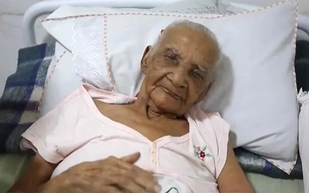 Idosa de 121 anos é 'descoberta' após atendimento médico na BA e pode ser a mais velha do mundo