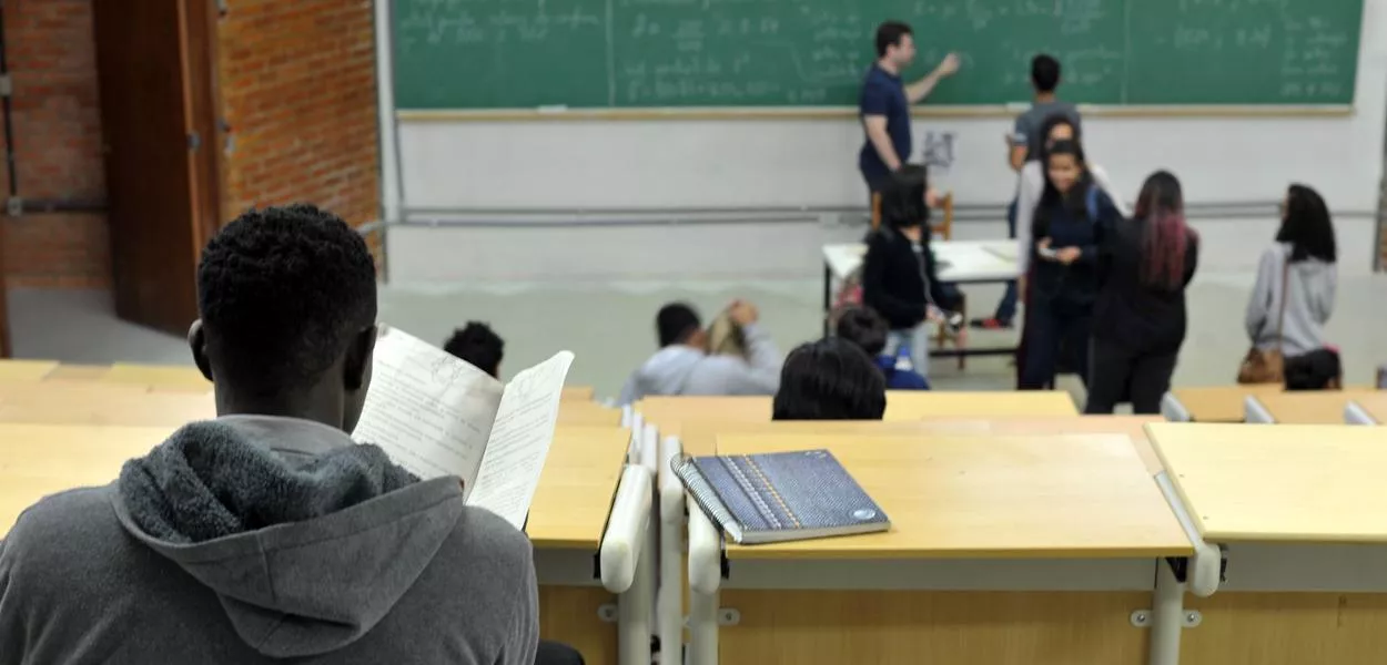 Quando teremos escolas públicas de paz e ensino de qualidade?