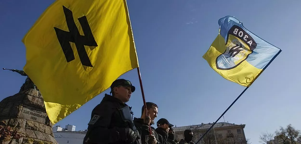 Membros do batalhaão neonazista Azov