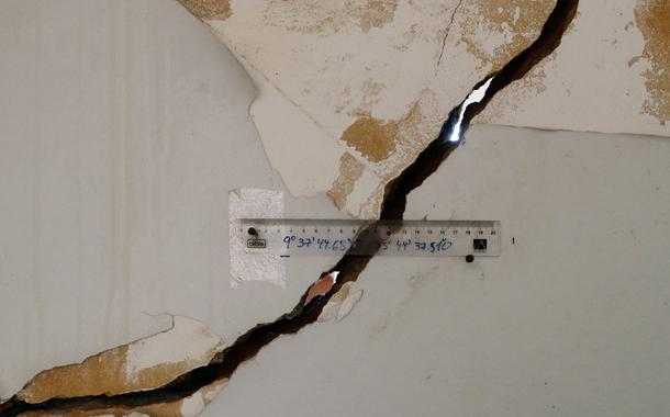 Danos residenciais ligados à mineração de sal-gema pela petroquímica Braskem em bairro Maceió