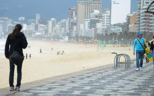 Onda de frio perde força, mas ciclone traz alerta de chuva intensa no Sul
