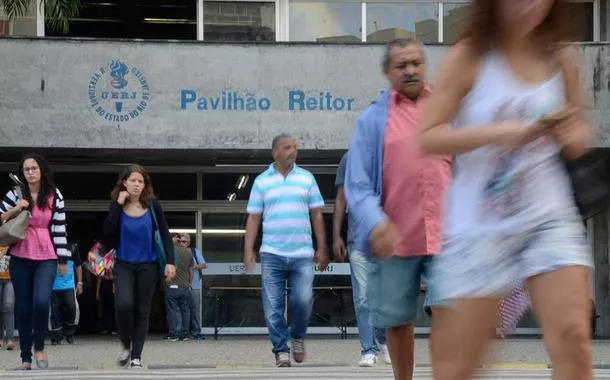 A universidade está se liquefazendo. Vamos abrir os olhos?