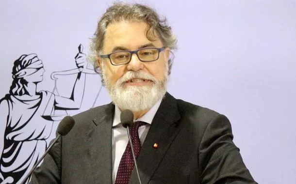 “Podem encerrar as investigações. Já há provas contra Bolsonaro”, diz Lênio Streck