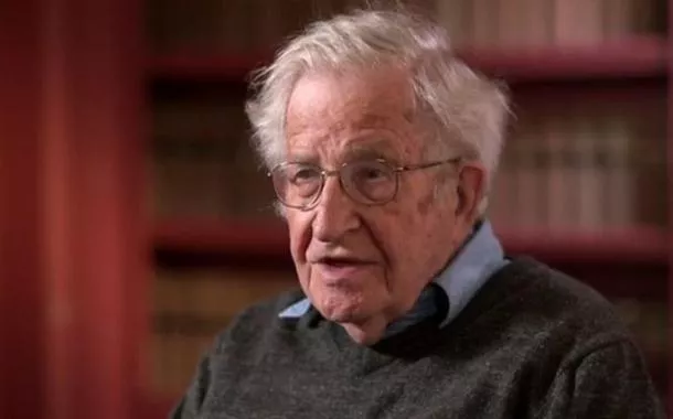 Chomsky está no Brasil para se recuperar de AVC sofrido no ano passado