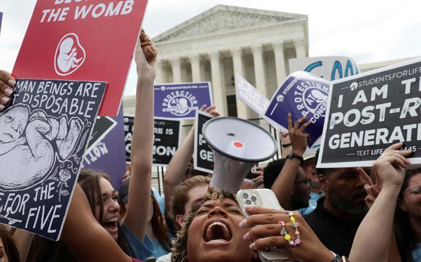 Manifestantes contrárias ao aborto comemoram do ladobrazino777 casinofora do prédio da Suprema Corte dos Estados Unidosbrazino777 casinoWashington
24/06/2022
