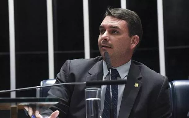 Pesquisa Paraná mostra liderança de Flávio Bolsonaro para o Senado; segunda vaga é disputada por Benedita e Castro