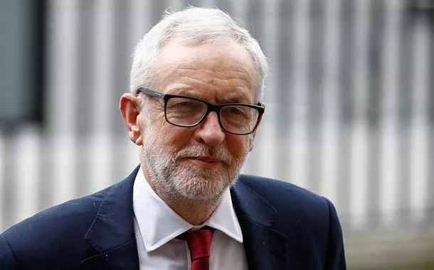“Nunca deixe de lutar pela verdade, nunca desista”, diz Corbyn