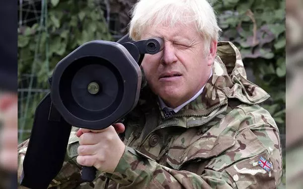 Líder da direita britânica culpa Boris Johnson pela morte de ucranianos na guerra