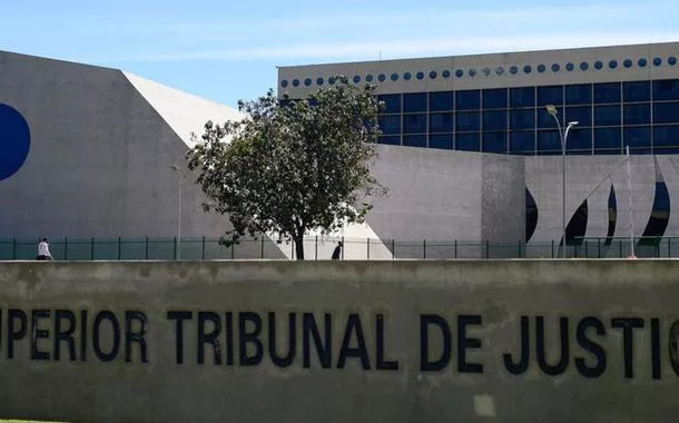 STJ critica ingerência externa no Judiciário brasileiro