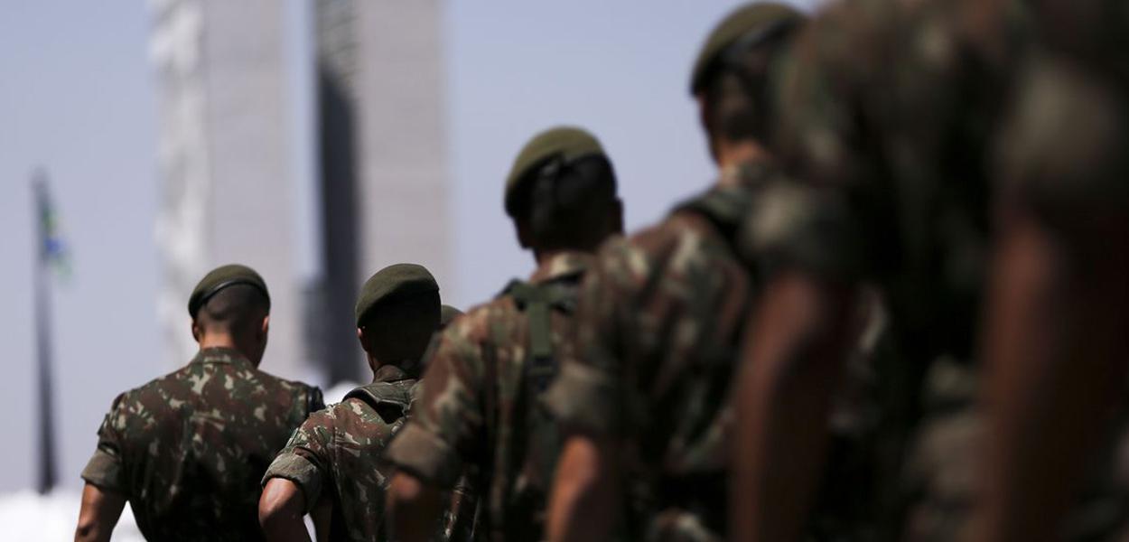 Exército mudou status militar de Bolsonaro para permitir matrícula da filha  - Radar Amazônico