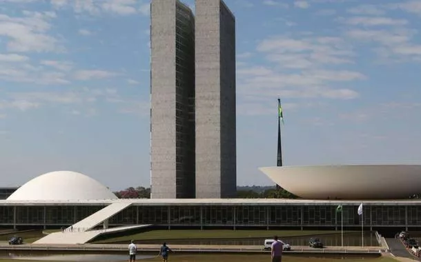 Em meio à tragédia no RS, Câmara não analisa medidas de combate às mudanças climáticas
