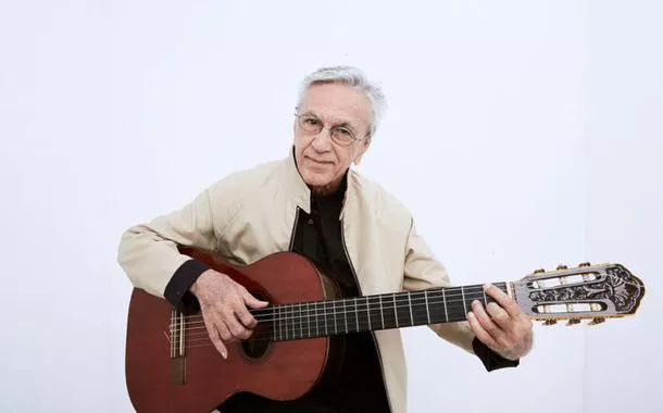 Caetano Veloso será indenizado por usuário do Twitter que o chamou de 'pedaço de merda'