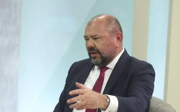 Ex-ministro de Bolsonaro é alvo da Operação Sem Desconto e vai usar tornozeleira