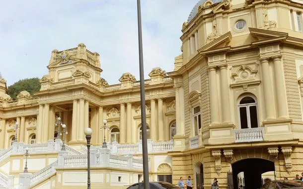Casa Civil do Rio corta 40% dos comissionados da gestão Castro