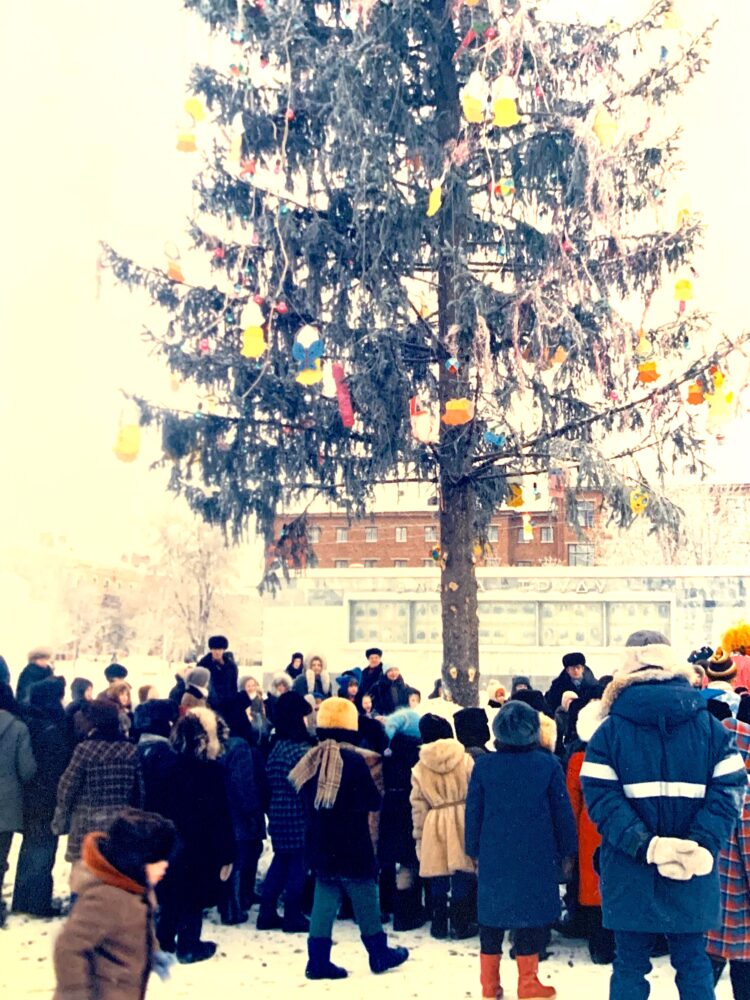 New Year’s tree, Votkinsk, December 1988.
