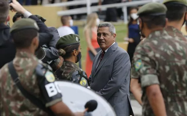 Mauro Cid vai dizer o que sabe sobre participação de Braga Netto em trama golpista, afirma advogado