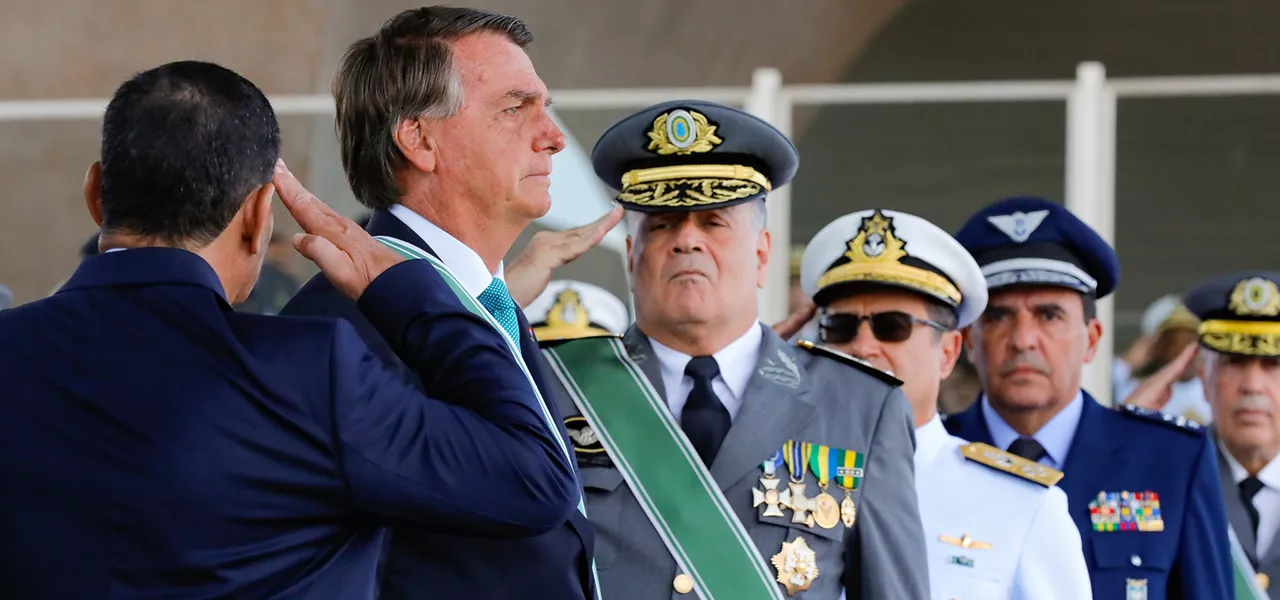 Jair Bolsonaro e General Marco Antônio Freire Gomes