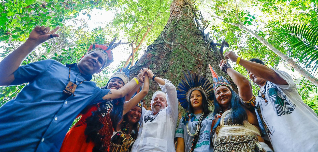 Lula e indígenas na Amazônia