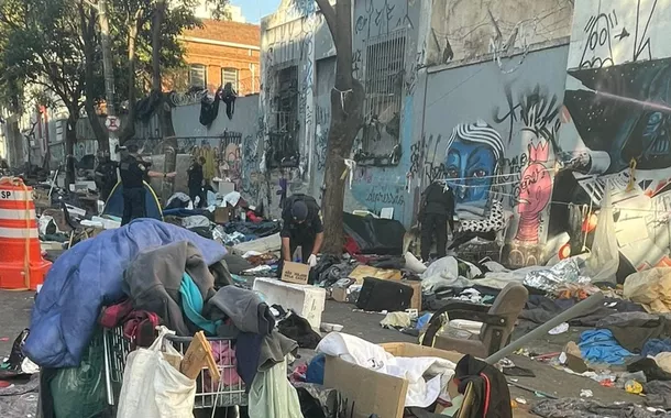 Usuários de drogas reaparecem no centro de SP após esvaziamento da cracolândia