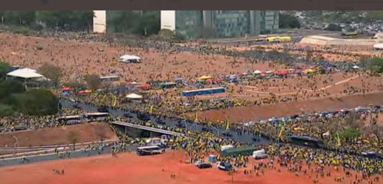 File:Aviões sobrevoam Brasília no desfile de 7 de setembro
