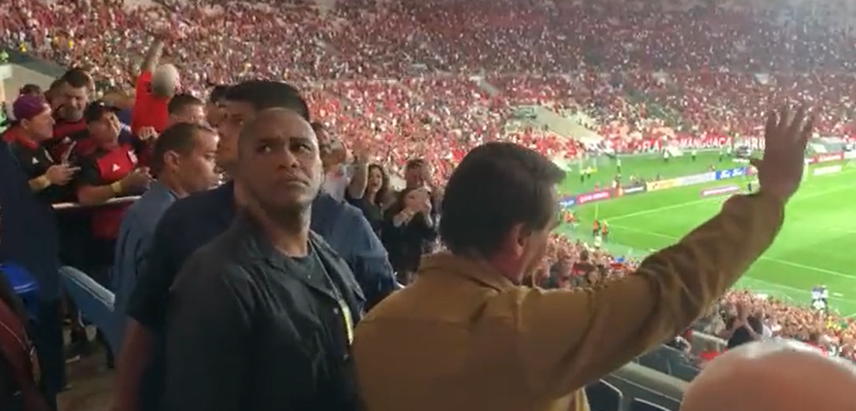 Vídeo de estádio lotado entoando 'Sou Bolsonaro' é da Festa do