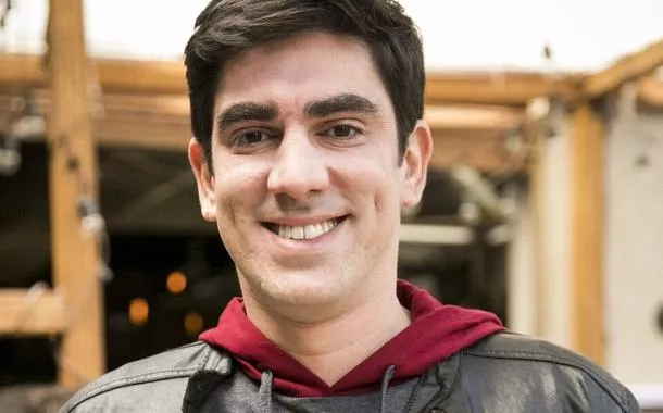 Marcelo Adnet interpretará Bolsonaro em desfile que homenageia Lula na Sapucaí