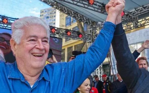 "Governo Lula começa agora", diz Requião