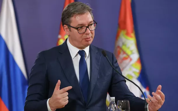 Presidente sérvio diz que 3 bilhões de euros foram investidos do exterior ao longo de 10 anos para derrubá-lo