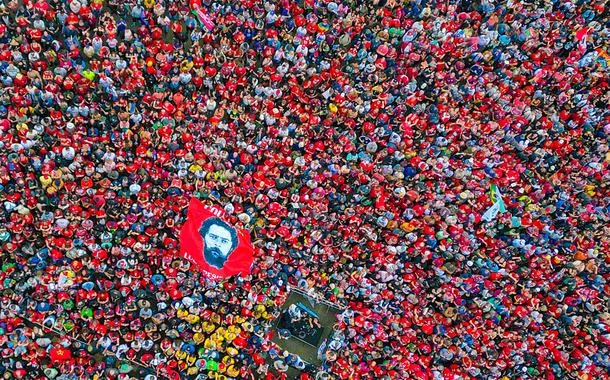 Lula, Alckmin e candidatos da Coligação Brasil da Esperança, participam do ato Todos Juntos por Santa Catarina, no Largo da Alfândega, em Florianópolis (SC). 18.09.2022